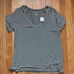 American Eagle Outfitters Gray Relaxed Fit Short Sleeve Tee